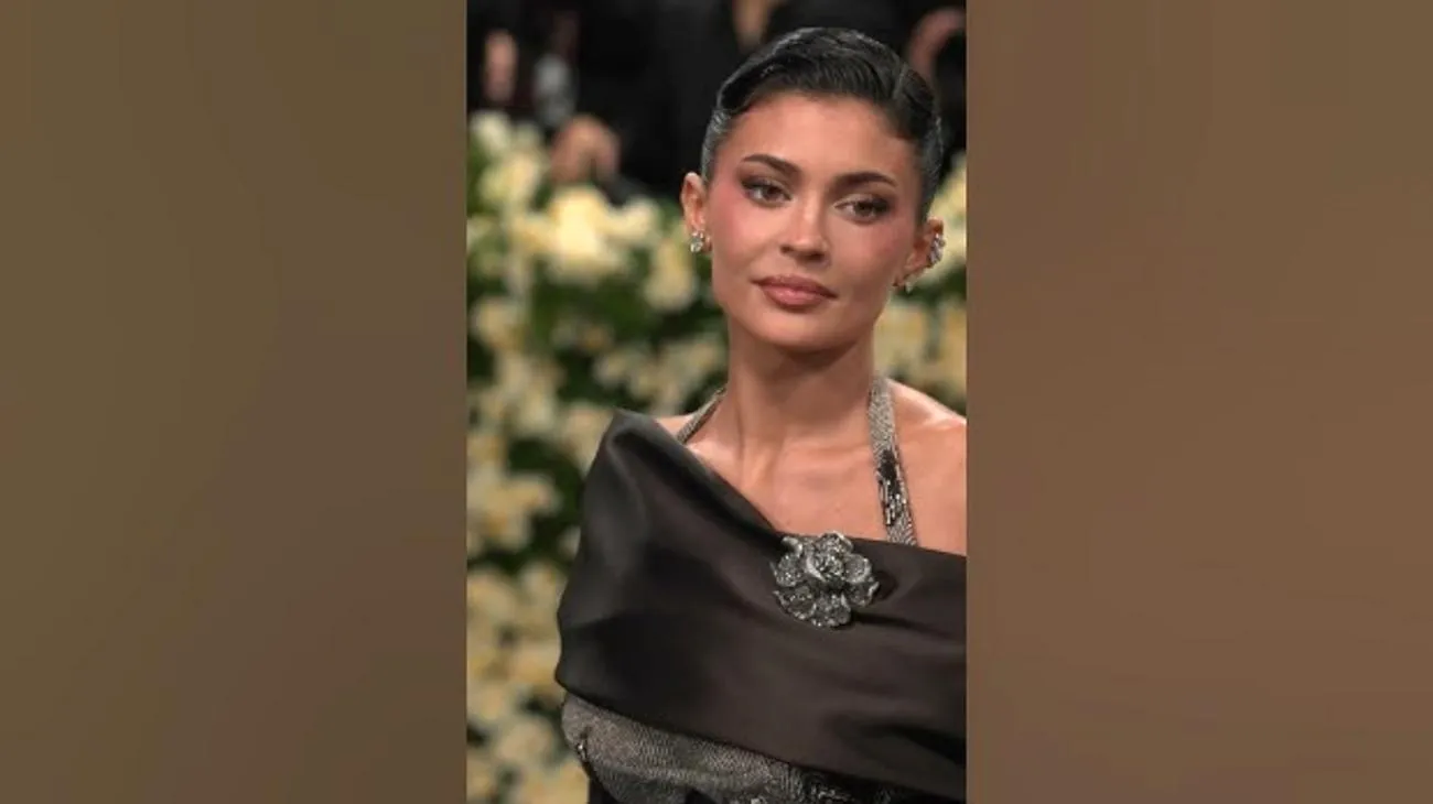 Non è un caso che Kylie Jenner abbia debuttato con Timothée proprio in Italia: la strategia che sta cambiando il mondo delle coppie famose Thu May 08 2025 16:37:14 GMT+0000 (Coordinated Universal Time)"